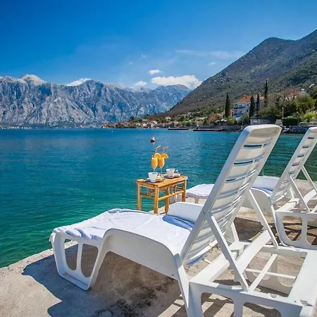 Daria Apartments Cattaro Esterno foto